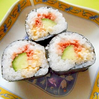 鮭フレークときゅうり卵の巻き寿司